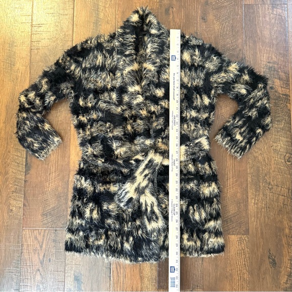 BCBG MAX AZARIA “Catherine” faux fur coat, size XS - Picture 9 of 13